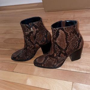 Zara bootie. Lightly worn. Animal print